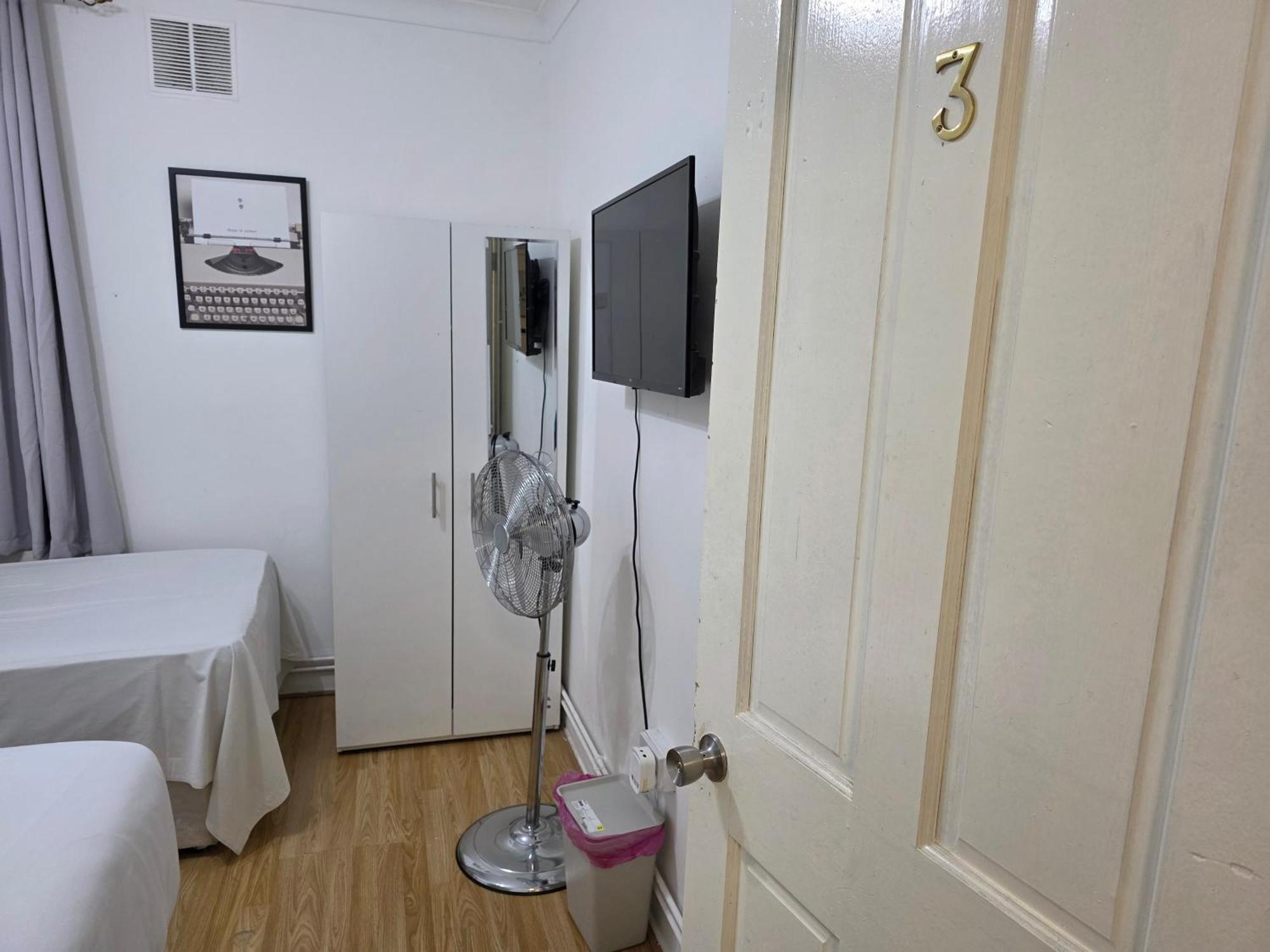Budget Grey House London Bagian luar foto