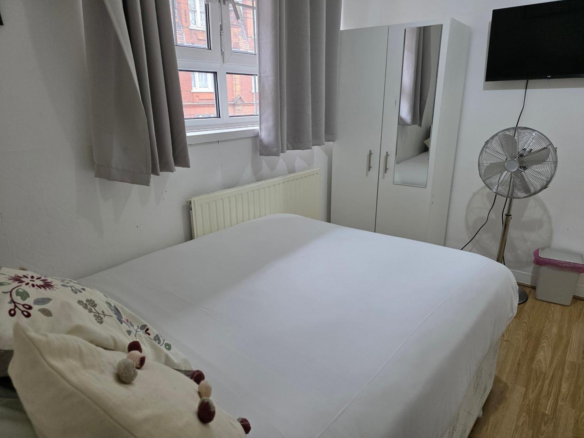 Budget Grey House London Bagian luar foto